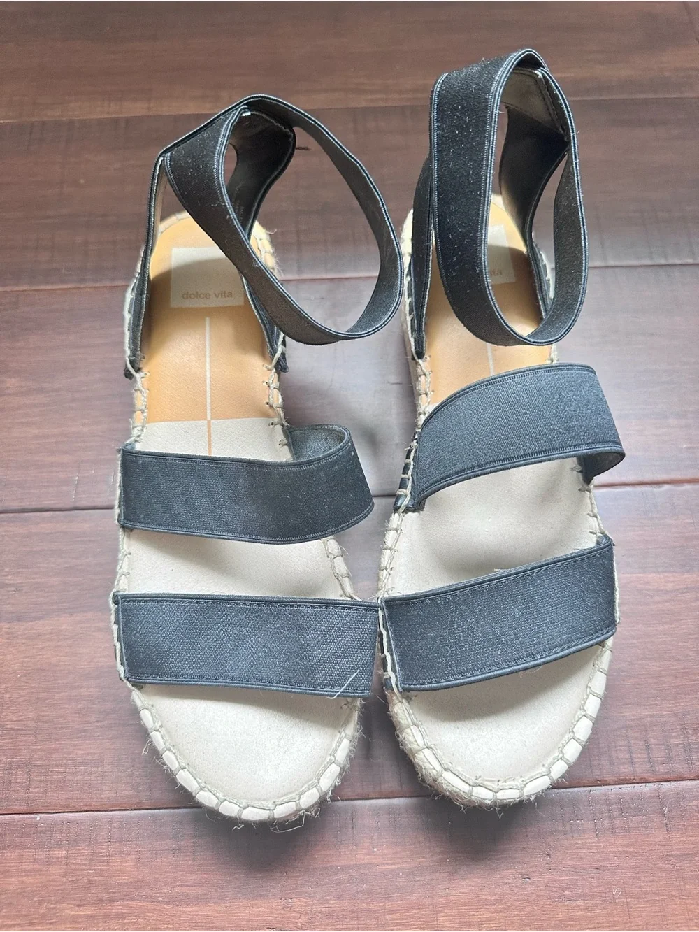 Dolce Vita stylish black